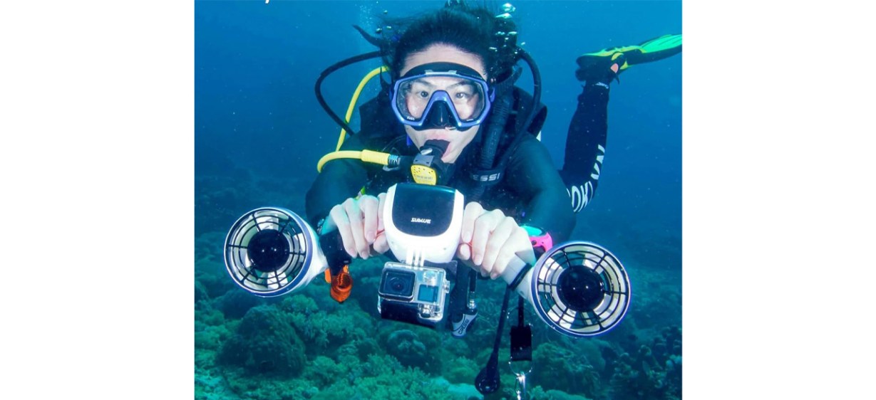 Person using Sublue WhiteShark Mix Underwater Scooter