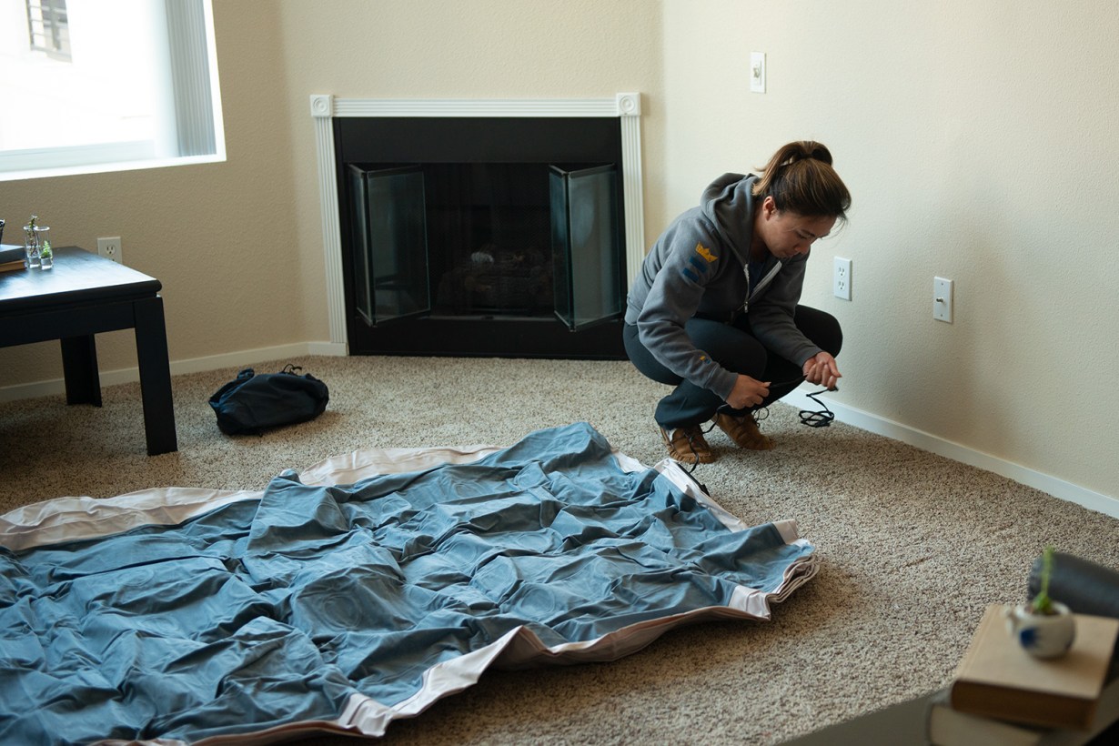 setting up air mattress