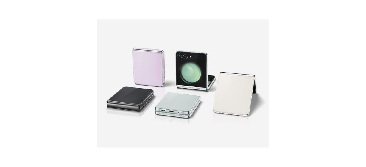 Galaxy Z Flip5 phones in black, pink, light green and white