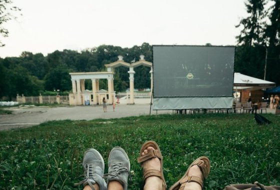 Best Outdoor Projector Screens