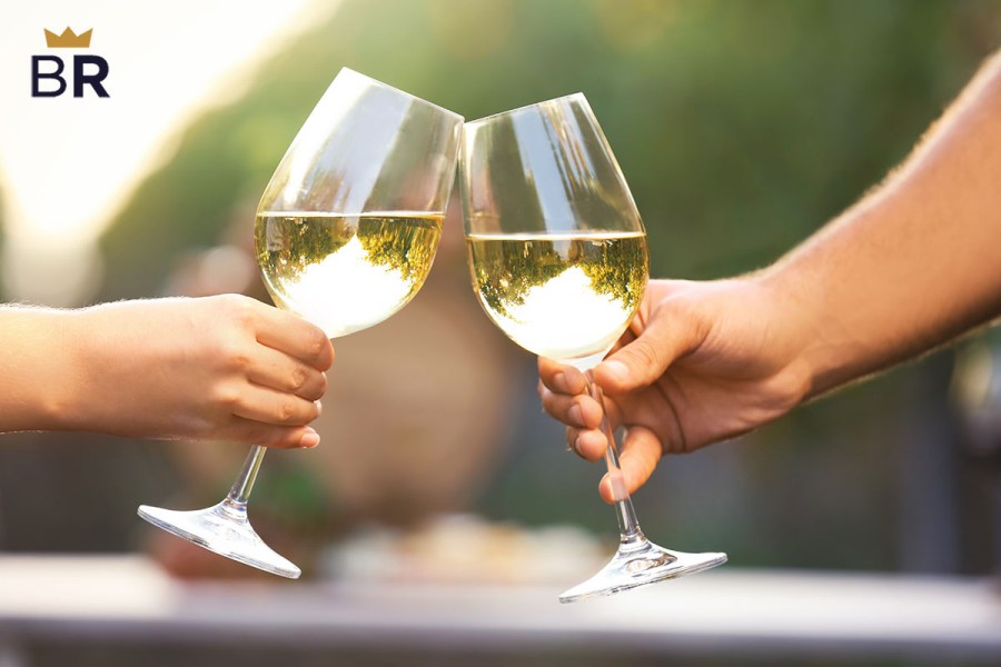 5 Best White Wines May 2024 BestReviews