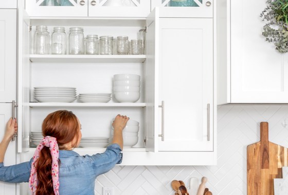 How to organize kitchen cabinets