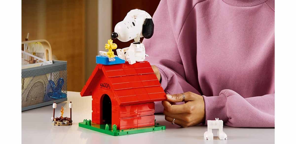 LEGO Ideas Peanuts Snoopy's Doghouse