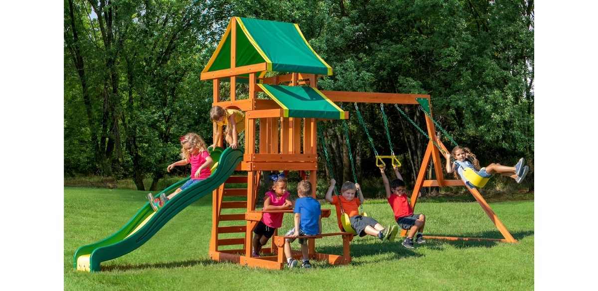  Backyard Discovery Tucson Cedar Wooden Swing Set