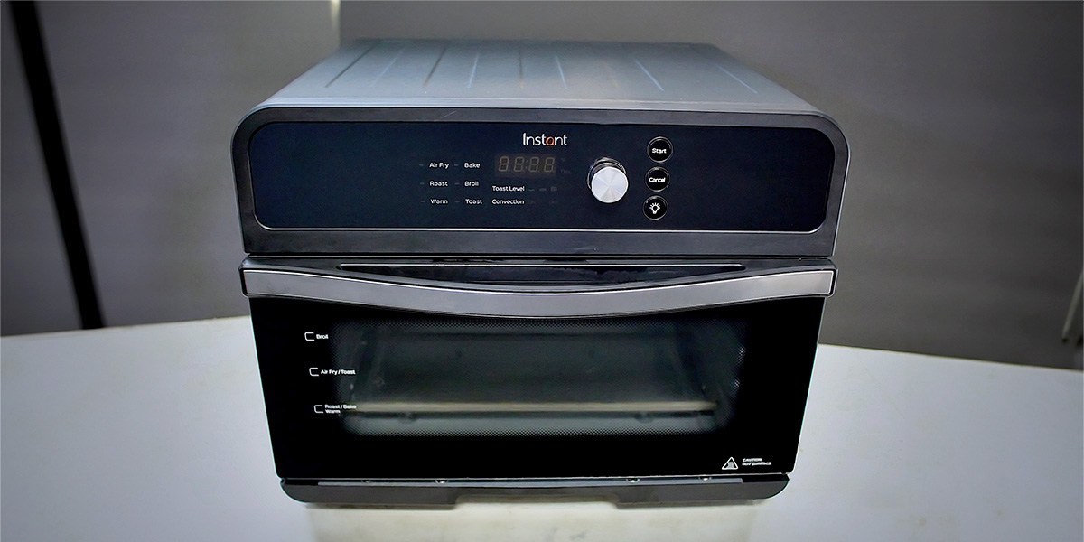 Instant Omni Air Fryer Toaster Oven Combo on countertop