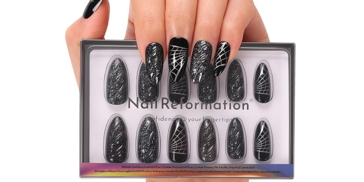 Nail Reformation Press-On Nails Black Spider