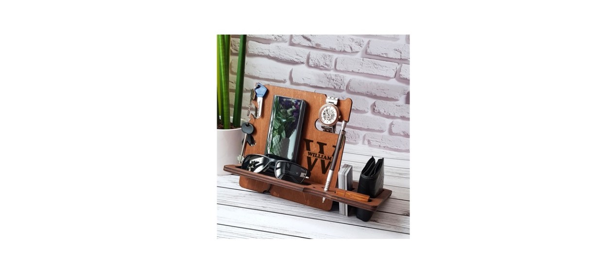 Personalized Wood Docking Stand