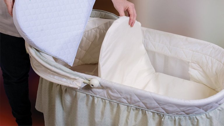 raising bassinet for reflux